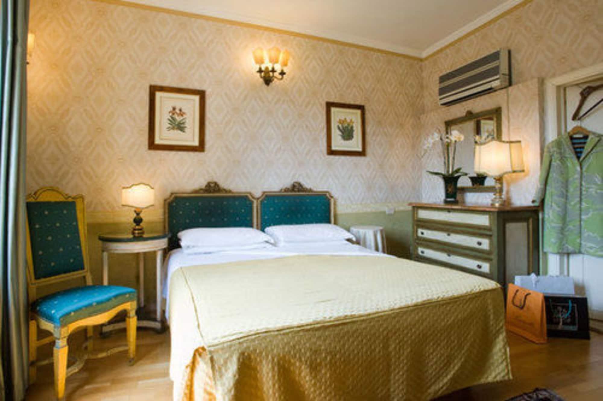 Hotel Hermitage Florenţa Cameră foto